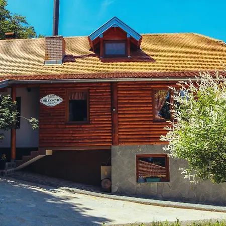 Etno Domacinstvo Milenkovic *